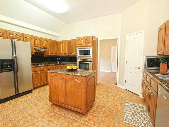 2nd image of 3808 Sandcliff Dr