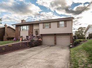 112 Victoria Dr, White Oak, PA