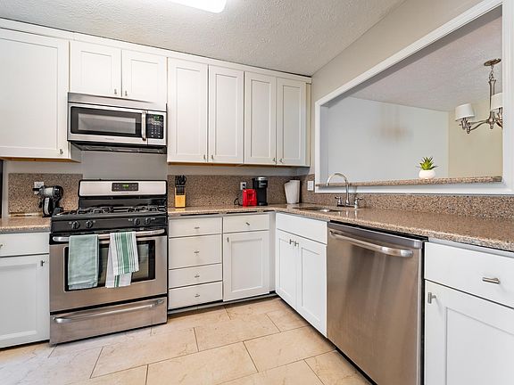 5th image of 7752 Willow Point Dr #7752