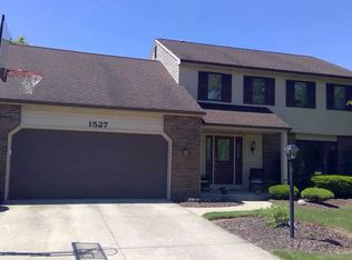 1527 Calvert Ct, Fort Wayne, IN 46845