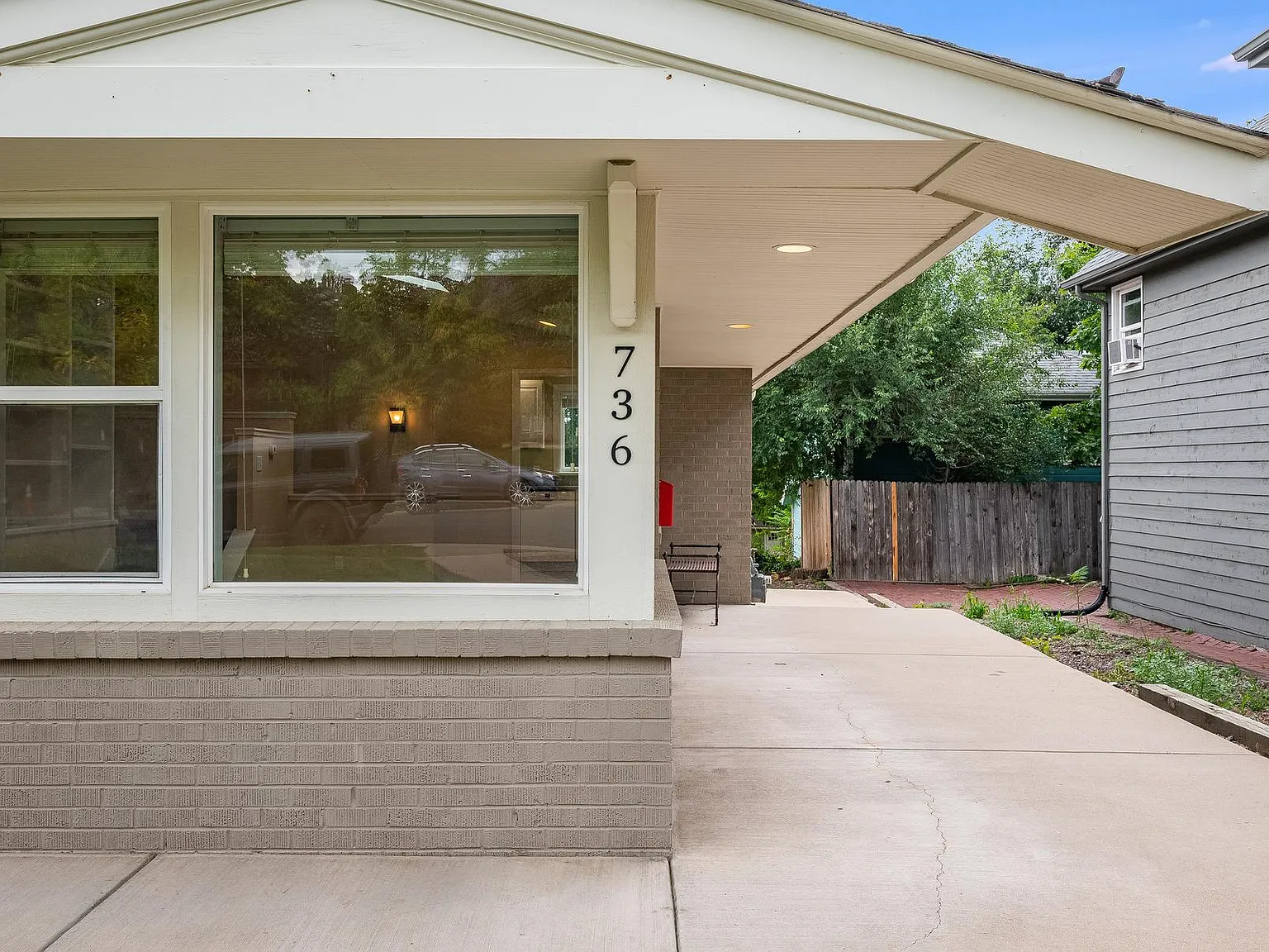 4 bed, 1600 sqft, $7,980 — Photo 1
