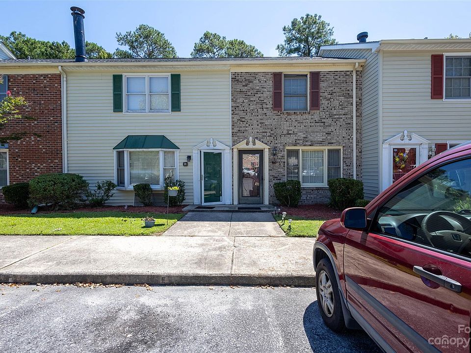 2nd image of 2903 Cedar Creek Rd APT E