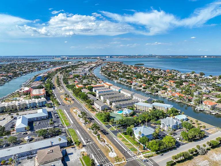 1117 Pinellas Bayway S #403 — Photo 4