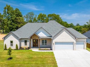 6100 Majestic Waters Dr, Benton, AR 72019