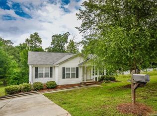 387 Brookfield Dr, Statesville, NC 28625