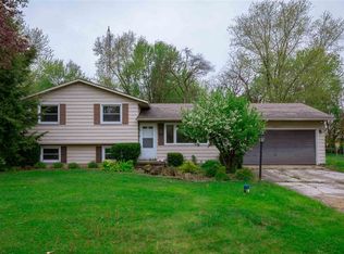 24425 Rolling Oak Dr, South Bend, IN