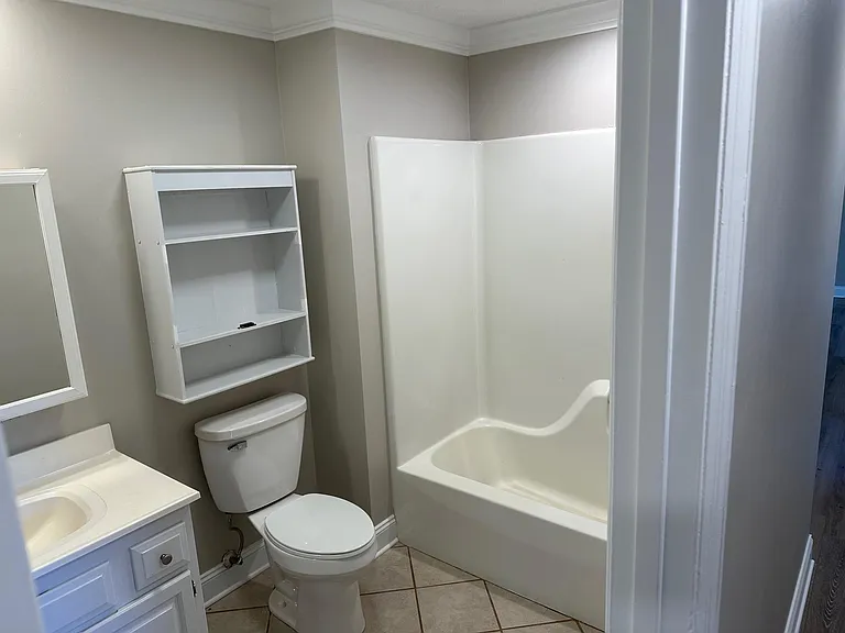 2424 Southview Dr — Photo 12