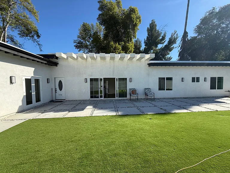 5732 Winnetka Ave — Photo 3