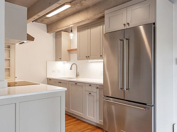 3rd image of 33 N Corona St APT 407