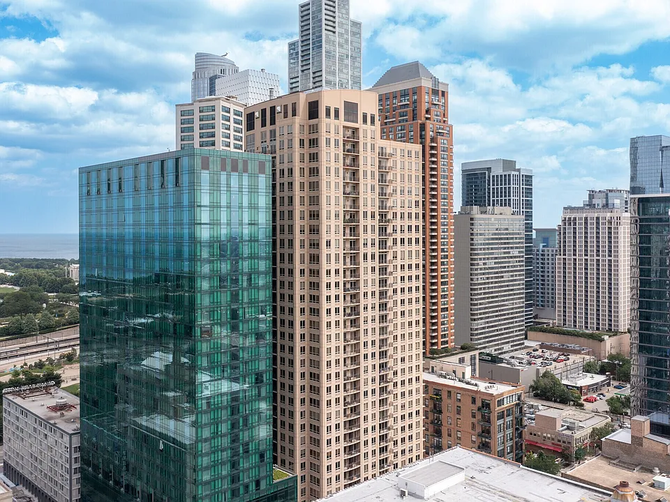 1111 S Wabash Ave #909