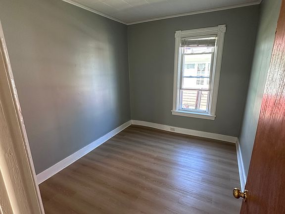 5th image of 301 N Market St APT 3