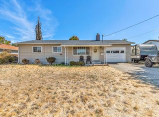 720 N 3rd St, Central Pt, OR