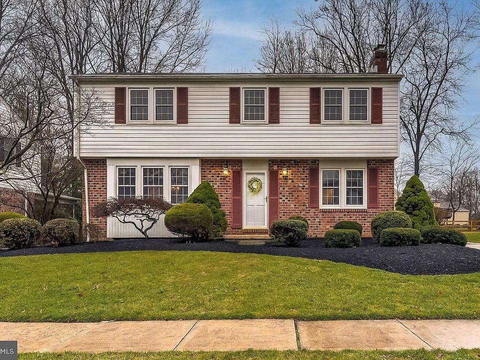 1st image of 332 Princeton Ln