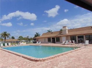 132 Versailles Ct, Naples, FL 34112