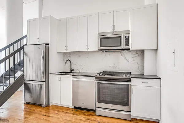 Rented by Compass | media 25