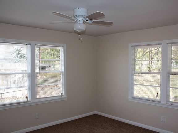 2nd image of 218 E Bryce Dr
