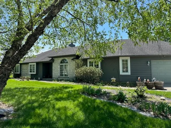 1926 Woodland Lake Pass, Fort Wayne, IN 46825