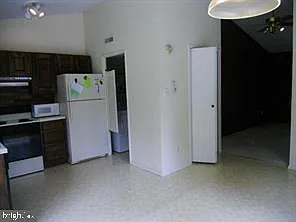 15825 Perkins Ln — Photo 5