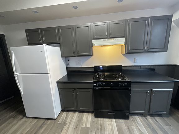 5th image of 649 W College Ave