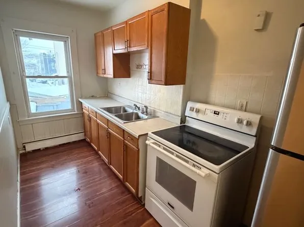 19 Bunkerhill St #2, Lawrence, MA 01841