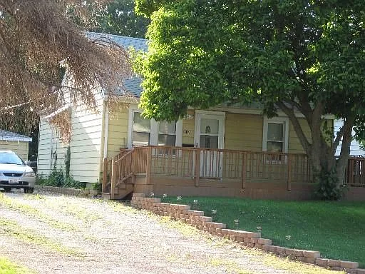 19 NW Circle Dr photo 1
