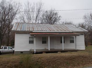 361 2nd St, Big Sandy, TN 38221