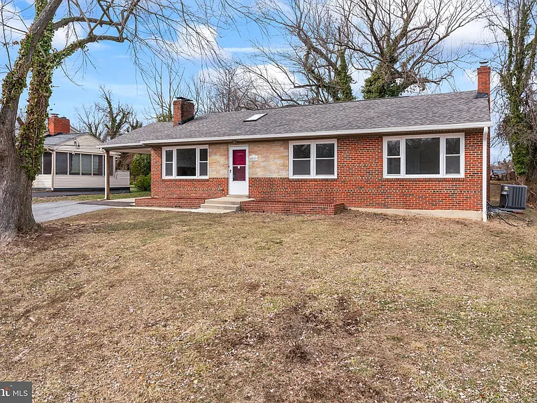 4502 Henderson Rd — Photo 2