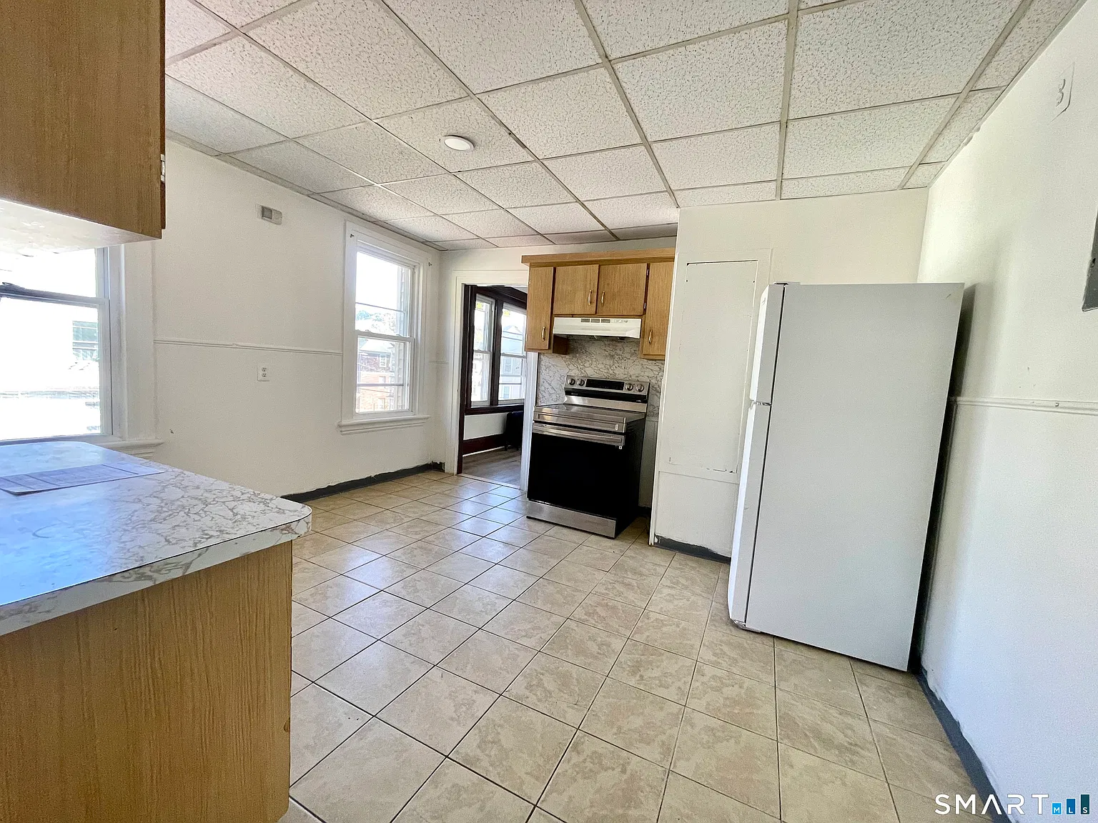 4 bed, 1.0 bath, 4742 sqft, $1,900 — Photo 3