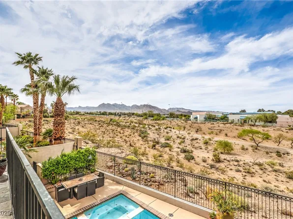 8504 Estrelita Dr, Las Vegas, NV 89128