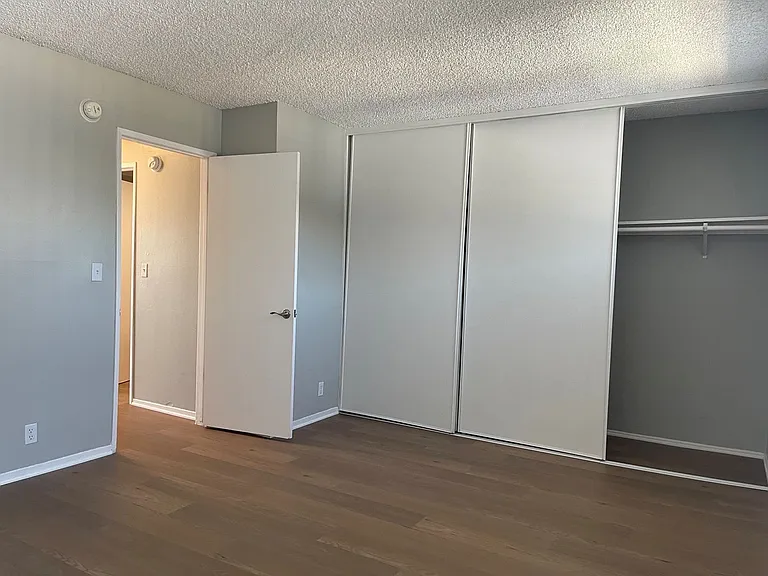 Villa Del Sol Apartments — Photo 189