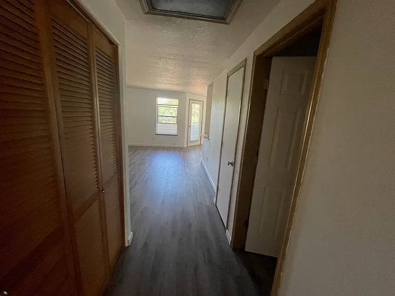 5670 SW Erickson Ave #6 — Photo 8