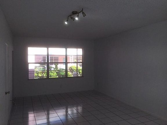 5th image of 6881 Bay Dr APT 2