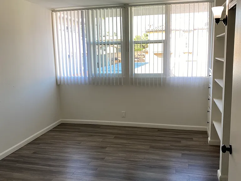 1014 W. Huntington Dr. — Photo 27