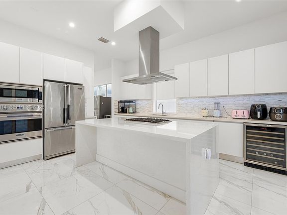 3rd image of 7455 NW 103rd Pl #7455