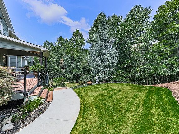 4th image of 415 Telfair Way