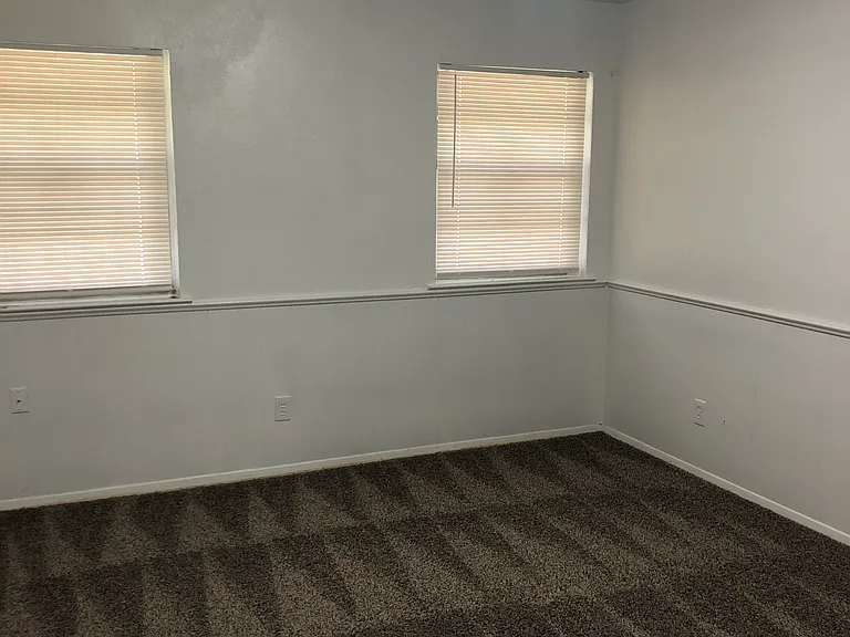1808 Riverway Dr — Photo 5
