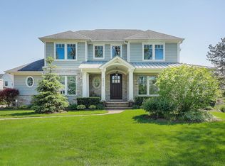 1021 Huckleberry Ln, Glenview, IL 60025