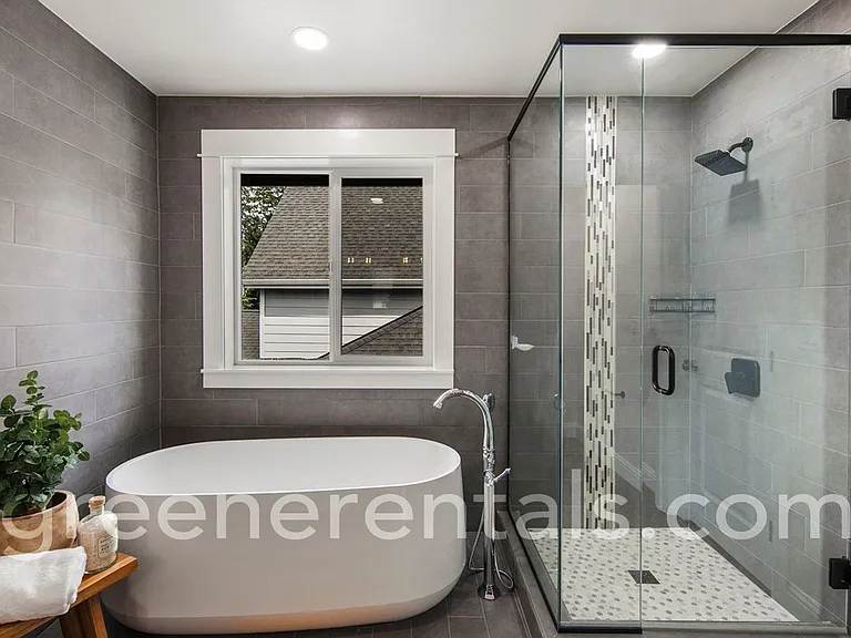 9016 Merrill Ct NE — Photo 24