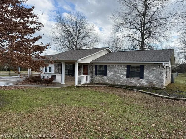 804 E Pryor Ave, Pocola, OK 74902