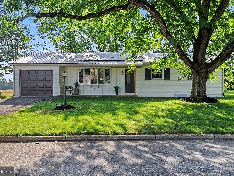 1st image of 222 Robin Rd