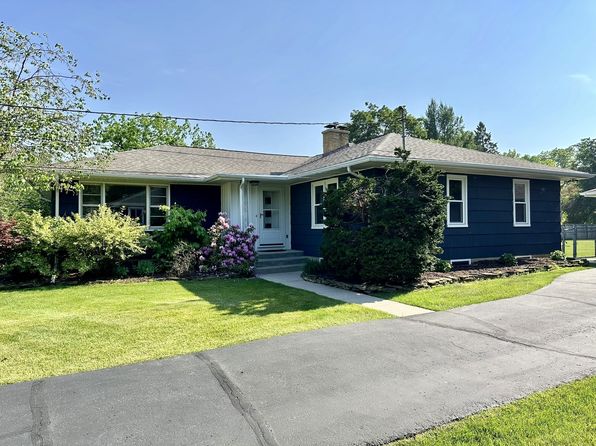 943 Lantern Hill Dr