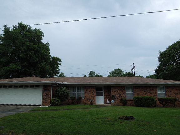 2nd image of 119 San Mateo Dr
