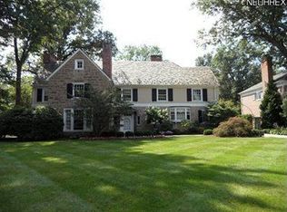 18200 Shelburne Rd, Shaker Heights, OH 44118