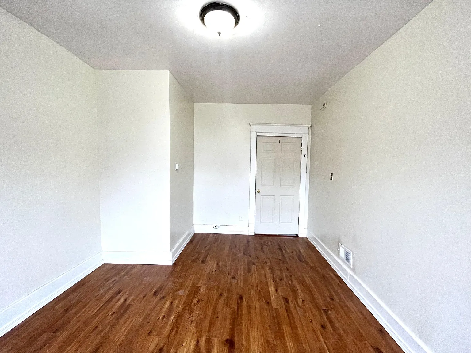 3 bed, 1050 sqft, $1,200 — Photo 4