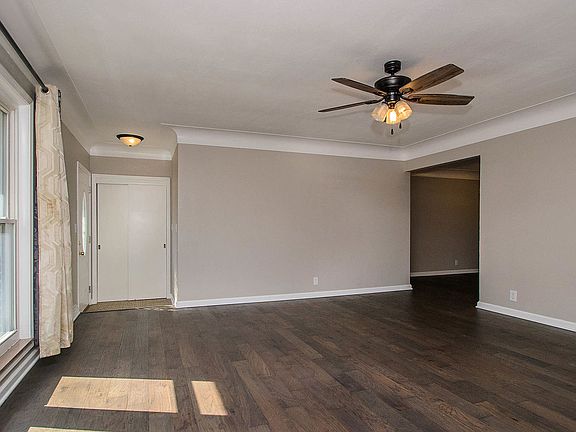 5th image of 1079 E Forest Ave