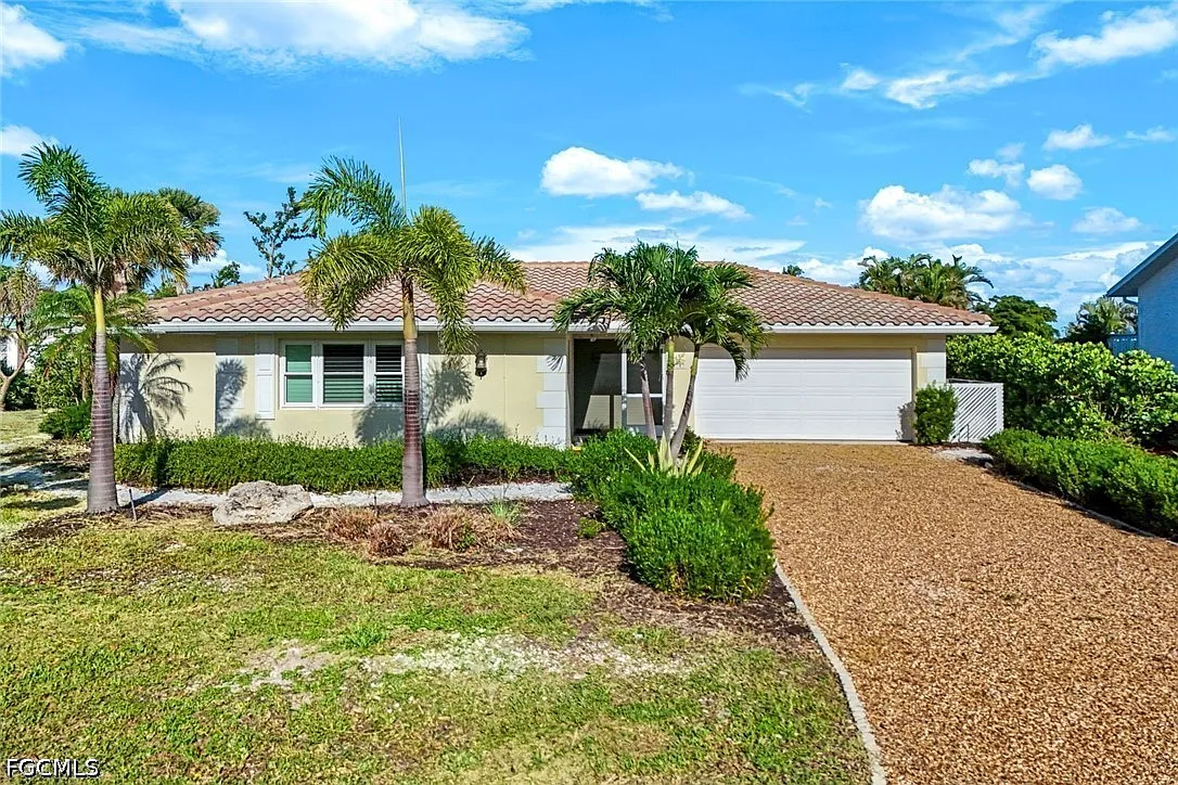3 bed, 2.5 bath, 1306 sqft, $15,000 — Photo 3