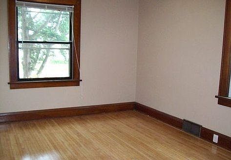 5th image of 3826 Aldrich Ave N