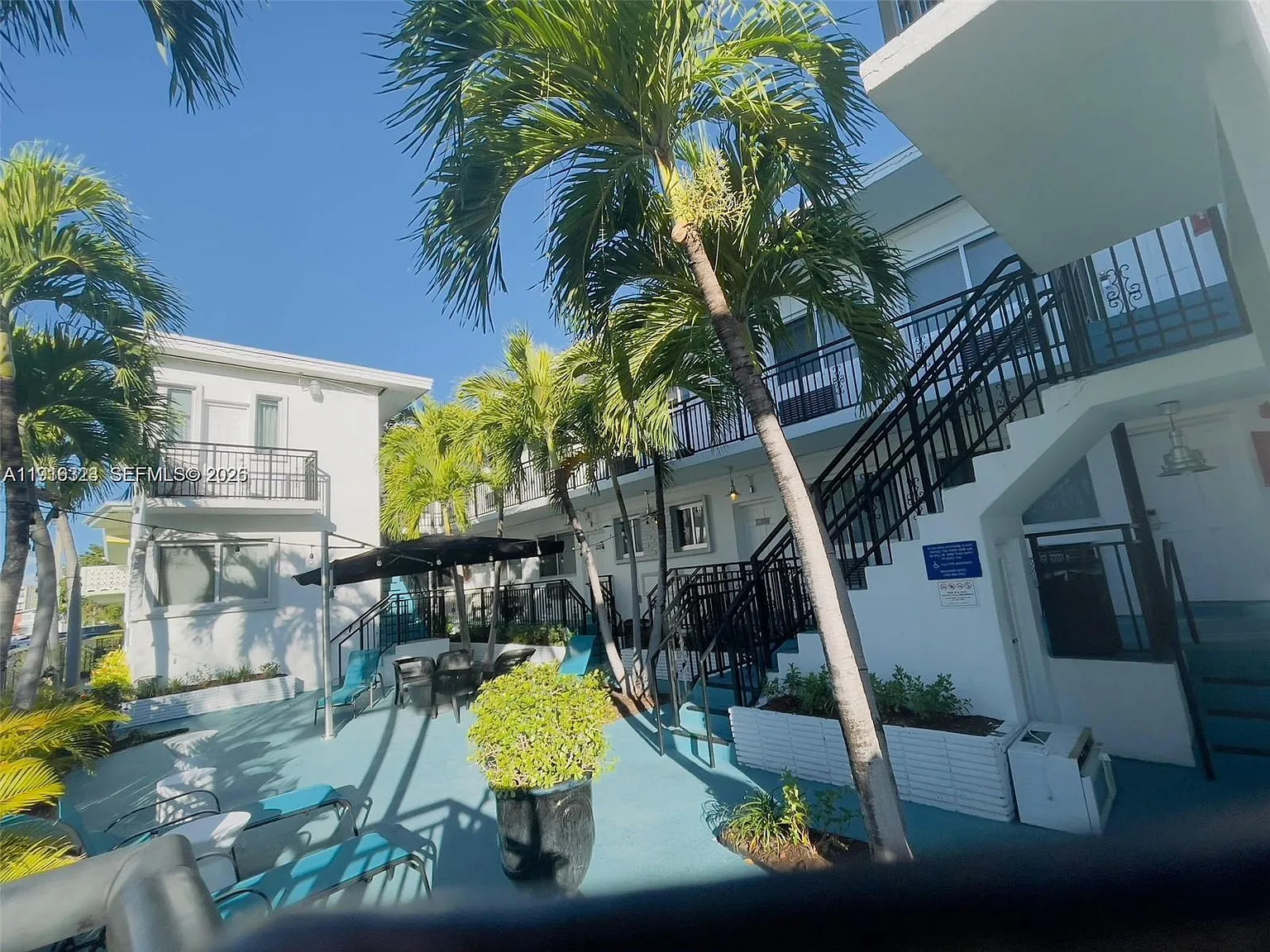 Beachside — Photo 2