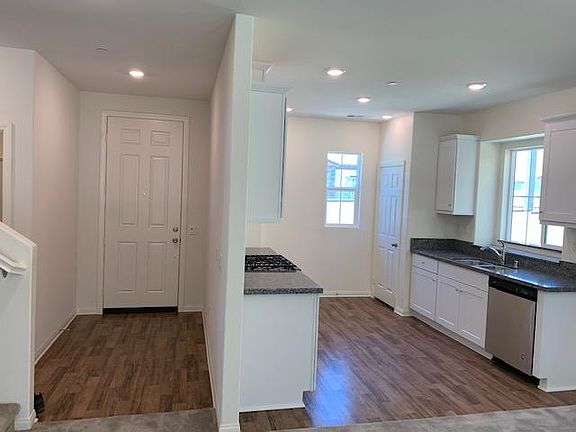 5th image of 17122 Zion Dr