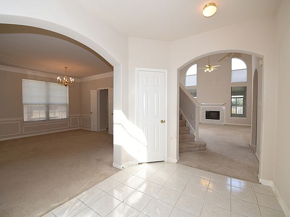 2nd image of 2819 Olive Ave
